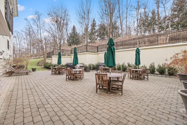 319 Trump Park, Shrub Oak, NY 10588