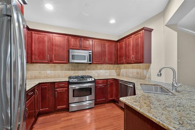 319 Trump Park, Shrub Oak, NY 10588