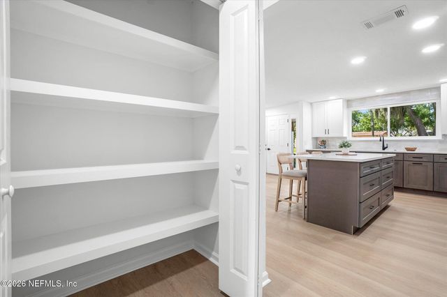 1124 NANTUCKET Avenue, Jacksonville, FL 32233
