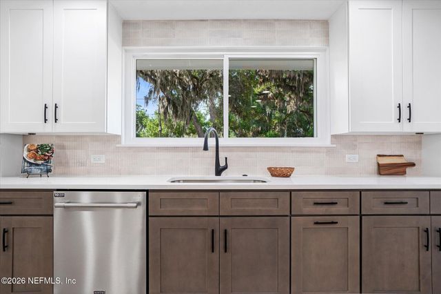 1124 NANTUCKET Avenue, Jacksonville, FL 32233