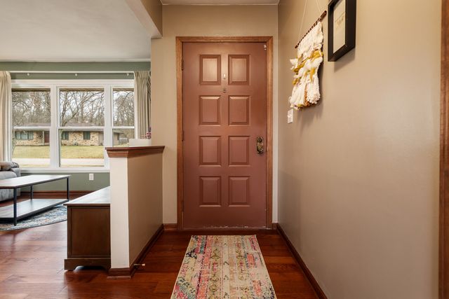 1570 FEATHERSTONE Boulevard, Rockford, IL 61107