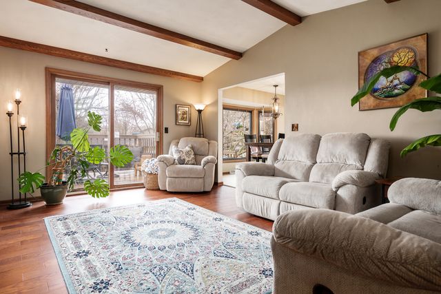 1570 FEATHERSTONE Boulevard, Rockford, IL 61107