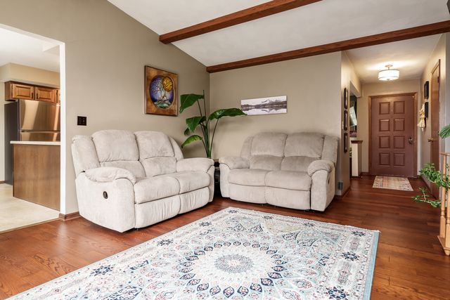 1570 FEATHERSTONE Boulevard, Rockford, IL 61107