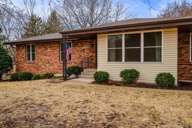 1570 FEATHERSTONE Boulevard, Rockford, IL 61107