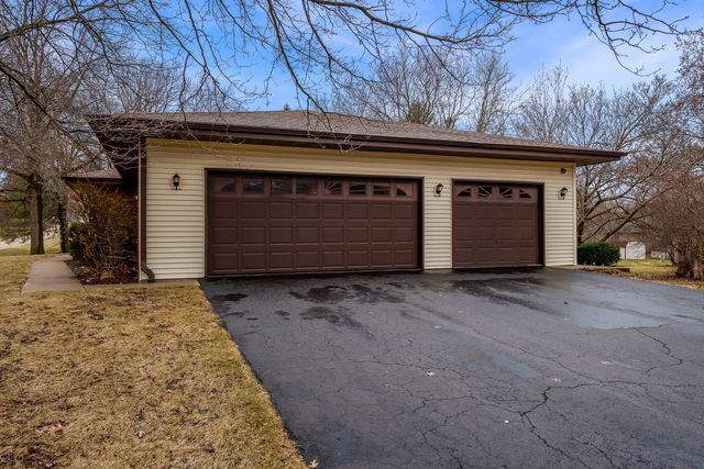 1570 FEATHERSTONE Boulevard, Rockford, IL 61107