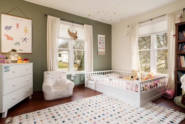 1570 FEATHERSTONE Boulevard, Rockford, IL 61107