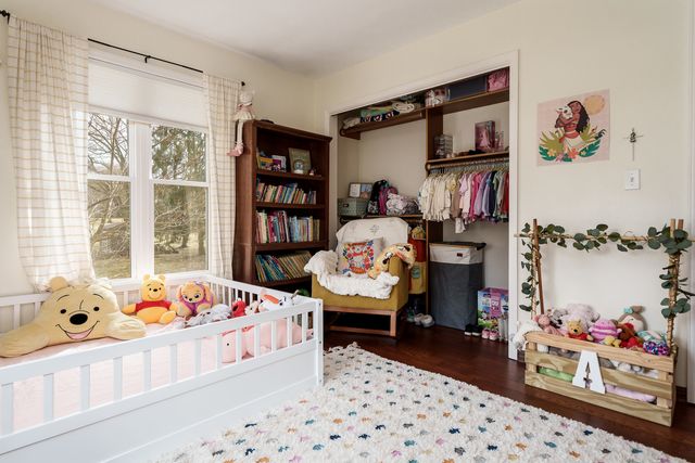 1570 FEATHERSTONE Boulevard, Rockford, IL 61107