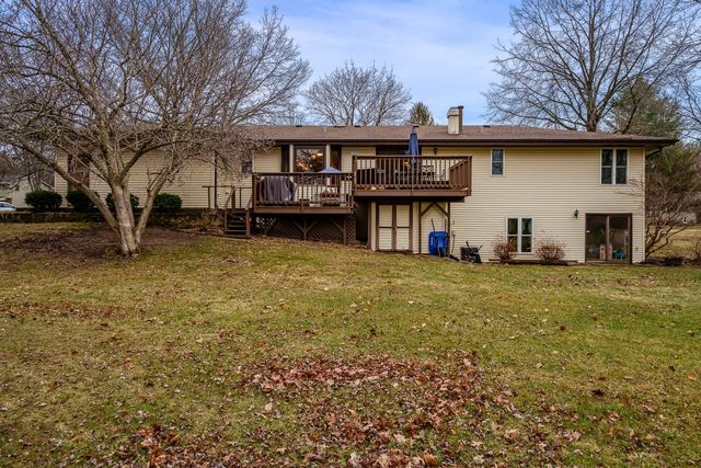 1570 FEATHERSTONE Boulevard, Rockford, IL 61107