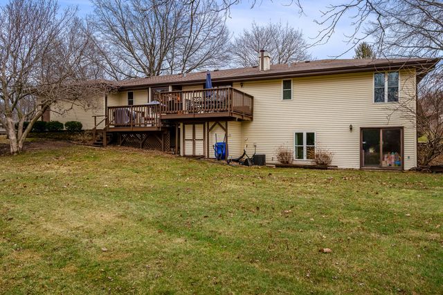 1570 FEATHERSTONE Boulevard, Rockford, IL 61107