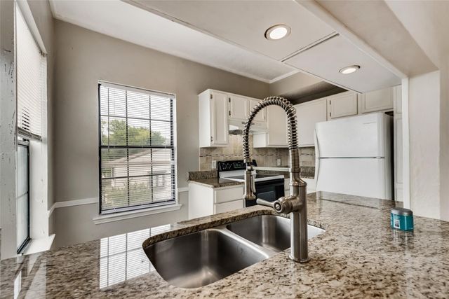 8750 Park Lane C-136, Dallas, TX 75231