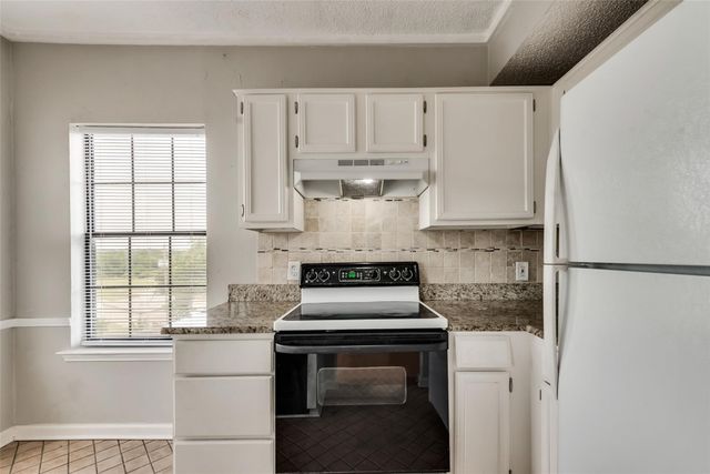 8750 Park Lane C-136, Dallas, TX 75231