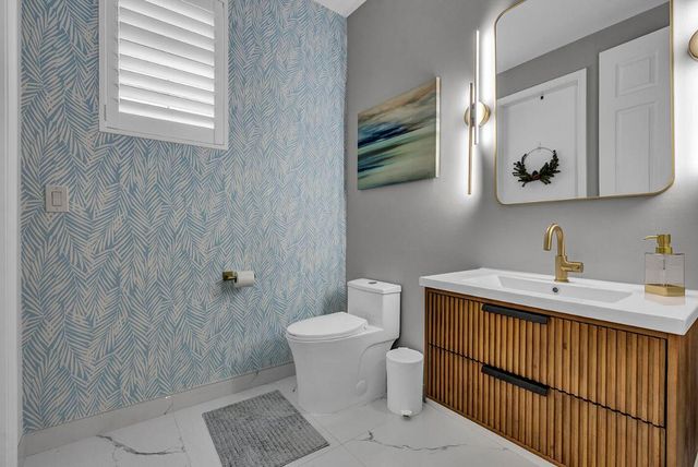 8655 Tally Ho Lane, West Palm Beach, FL 33411