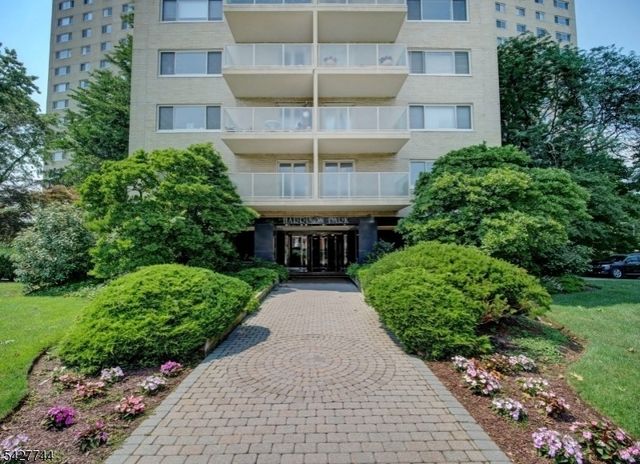 377 S Harrison Street 15D 15D, East Orange City, NJ 07018