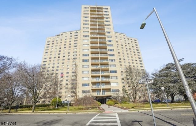 377 S Harrison Street 15D 15D, East Orange City, NJ 07018
