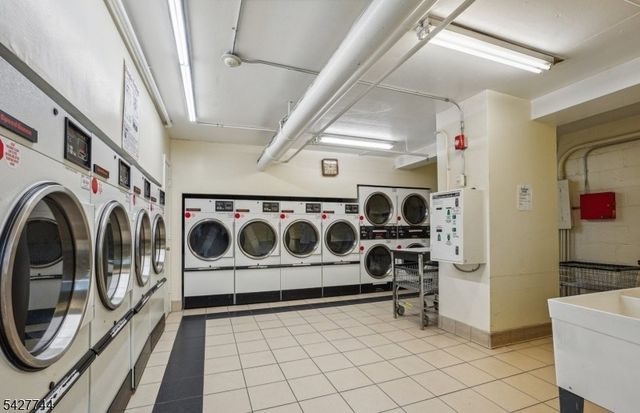 377 S Harrison Street 15D 15D, East Orange City, NJ 07018
