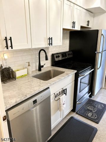 377 S Harrison Street 15D 15D, East Orange City, NJ 07018