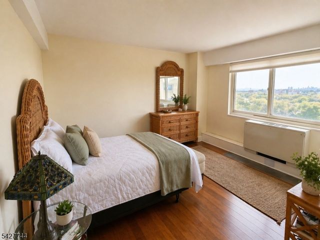 377 S Harrison Street 15D 15D, East Orange City, NJ 07018