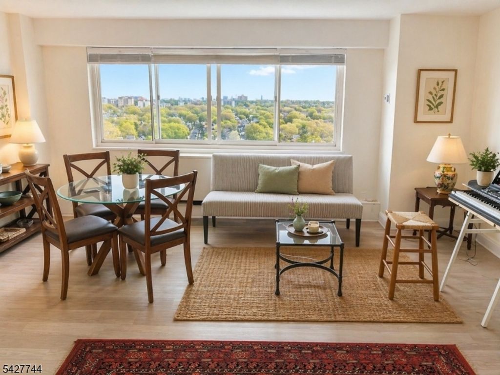 377 S Harrison Street 15D 15D, East Orange City, NJ 07018