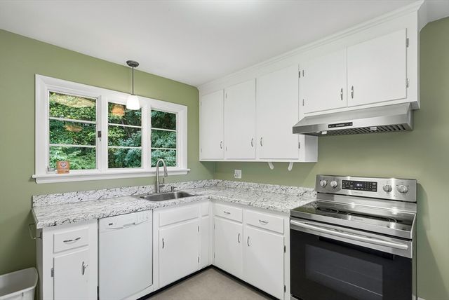 6 Charles St, Wayland, MA 01778