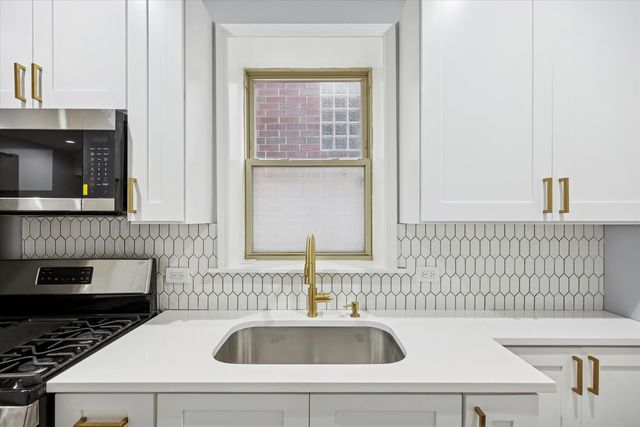 4212 S King Drive 2E, Chicago, IL 60653