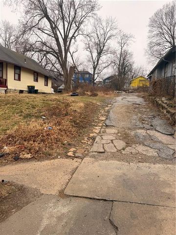 5026 Bellefontaine Avenue, Kansas City, MO 64130