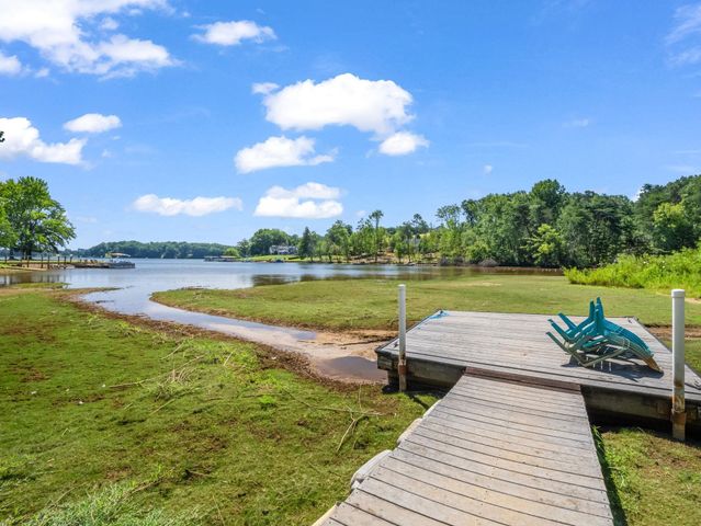 525 Lake Road, Inman, SC 29349