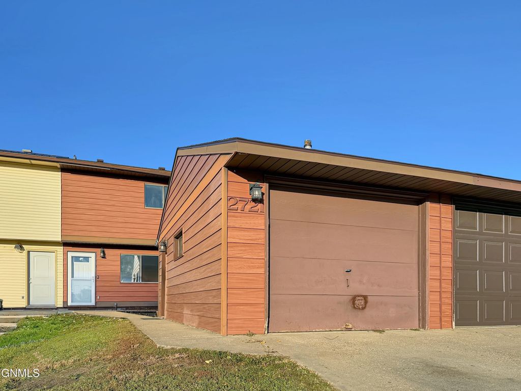 2721 19th Avenue W, Williston, ND 58801 photo 3