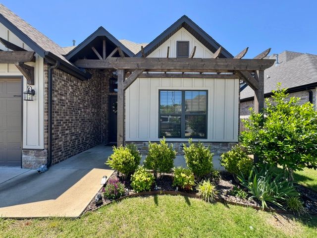 2979 W Sauter Lane, Fayetteville, AR 72704