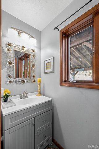 55828 Nursery Avenue, Mishawaka, IN 46545