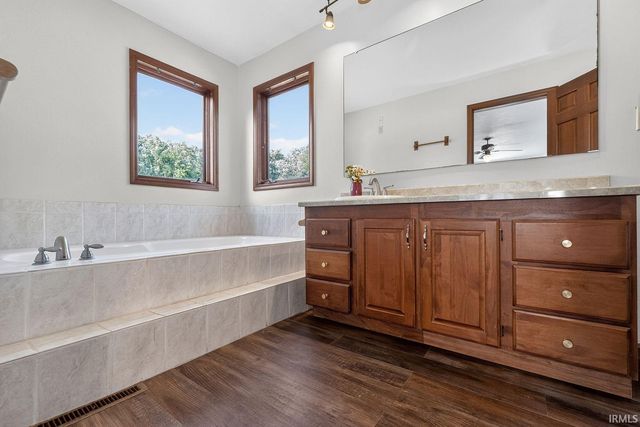 55828 Nursery Avenue, Mishawaka, IN 46545