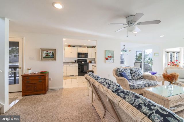 24 MAIDEN LN, Harvey Cedars, NJ 08008