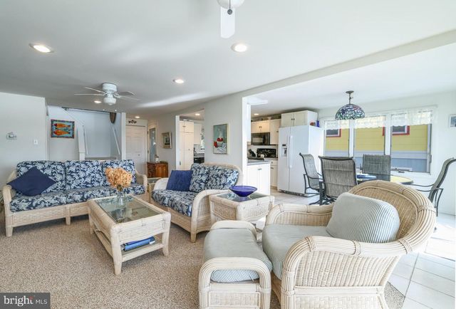 24 MAIDEN LN, Harvey Cedars, NJ 08008