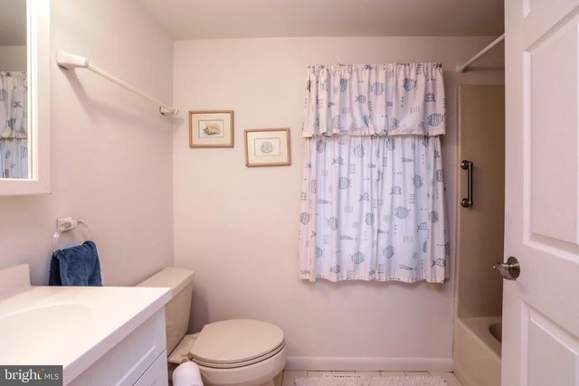 24 MAIDEN LN, Harvey Cedars, NJ 08008