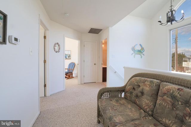 24 MAIDEN LN, Harvey Cedars, NJ 08008