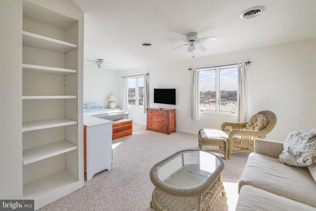 24 MAIDEN LN, Harvey Cedars, NJ 08008