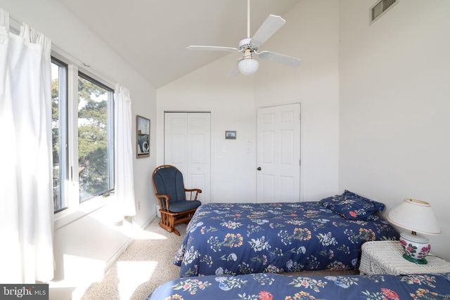 24 MAIDEN LN, Harvey Cedars, NJ 08008