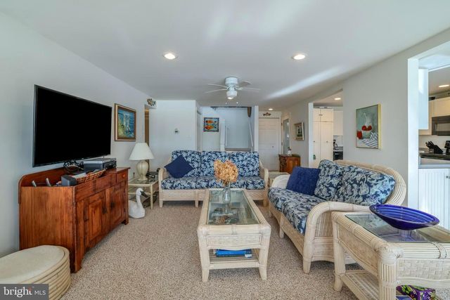 24 MAIDEN LN, Harvey Cedars, NJ 08008