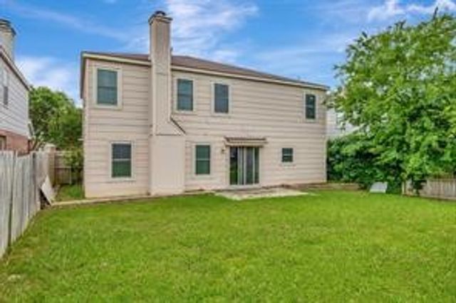 201 Amber Ridge Drive, Arlington, TX 76002