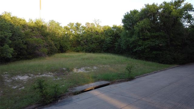 607 Parkdale Lane, Desoto, TX 75115