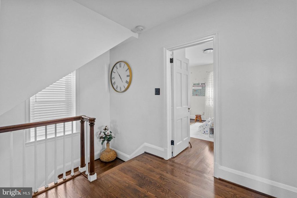 Image 11 of property listing at 2409 CHESTERFIELD AVE, Baltimore, MD 21213