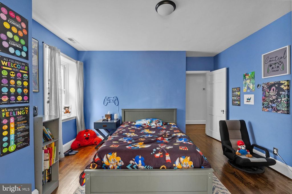 Image 20 of property listing at 2409 CHESTERFIELD AVE, Baltimore, MD 21213