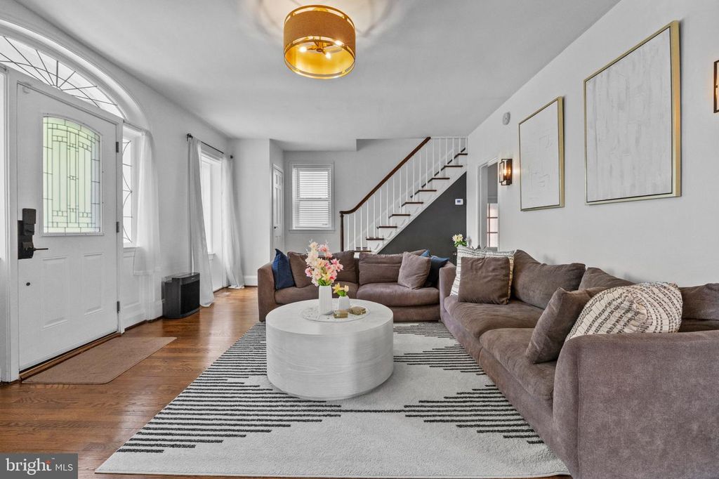 Image 3 of property listing at 2409 CHESTERFIELD AVE, Baltimore, MD 21213