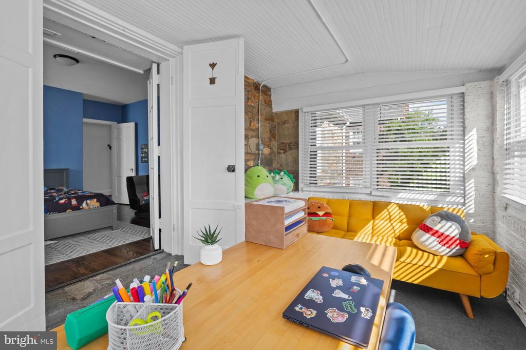 Image 22 of property listing at 2409 CHESTERFIELD AVE, Baltimore, MD 21213