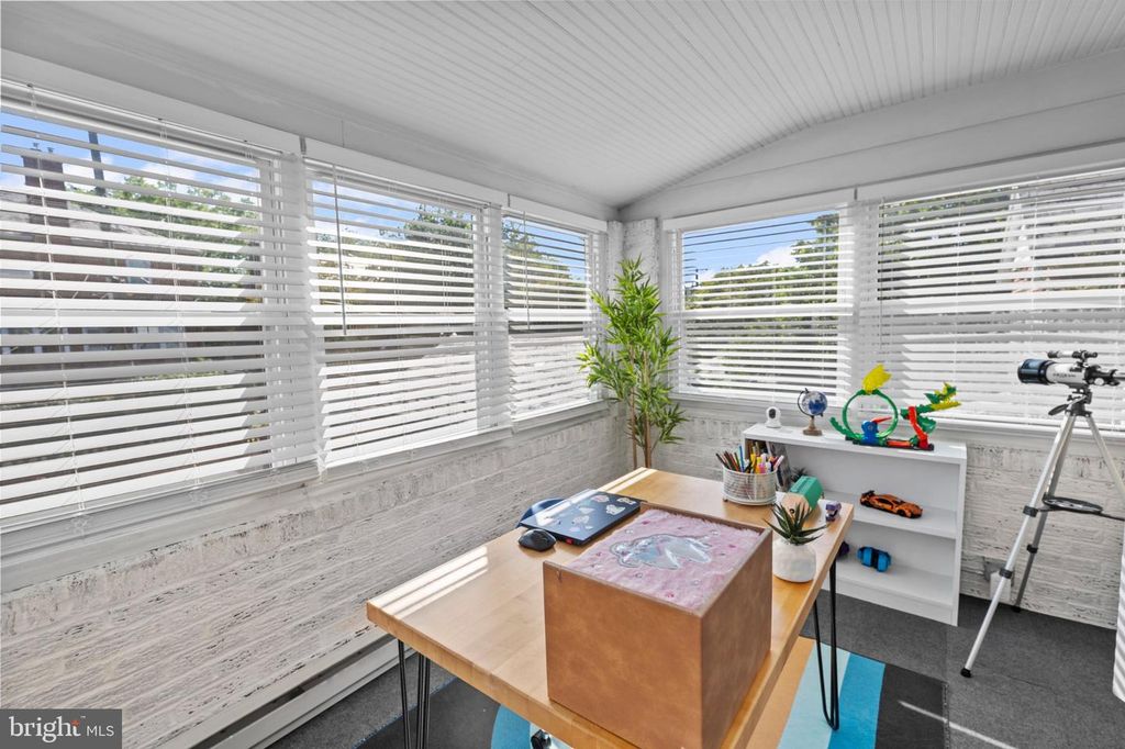 Image 23 of property listing at 2409 CHESTERFIELD AVE, Baltimore, MD 21213