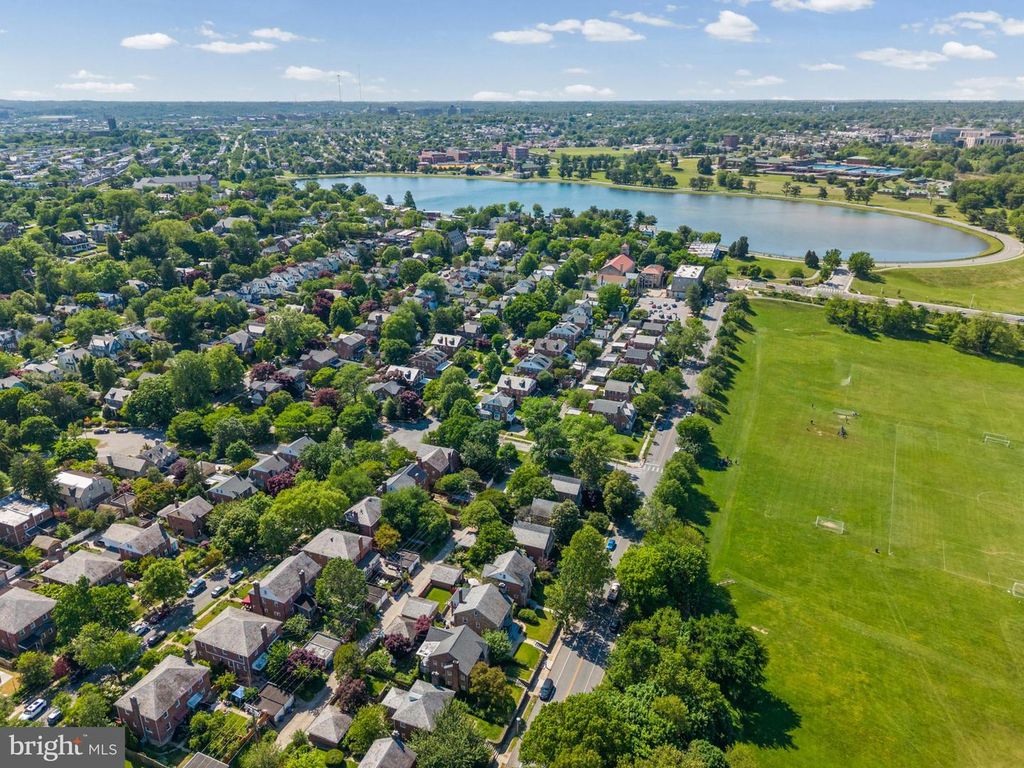 Image 41 of property listing at 2409 CHESTERFIELD AVE, Baltimore, MD 21213