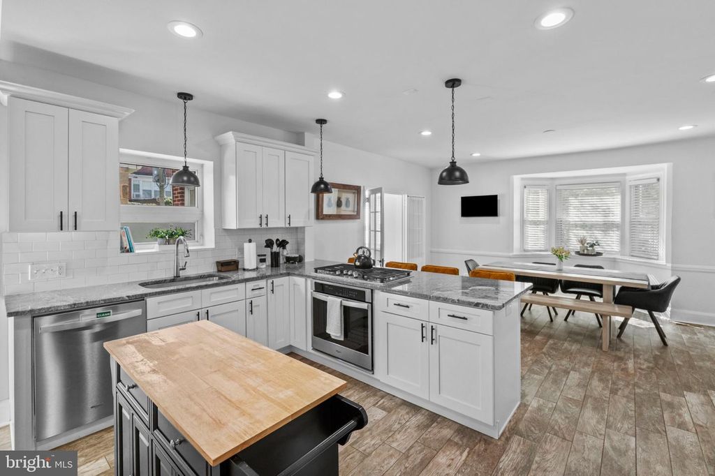 Image 6 of property listing at 2409 CHESTERFIELD AVE, Baltimore, MD 21213