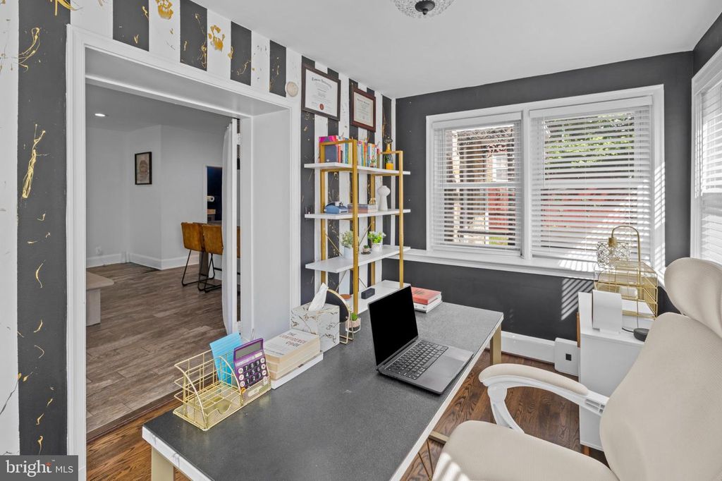 Image 10 of property listing at 2409 CHESTERFIELD AVE, Baltimore, MD 21213