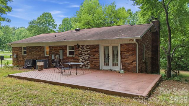 1959 Rock Springs Circle, Denver, NC 28037