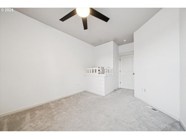 3850 SUMMERLINN Dr, West Linn, OR 97068