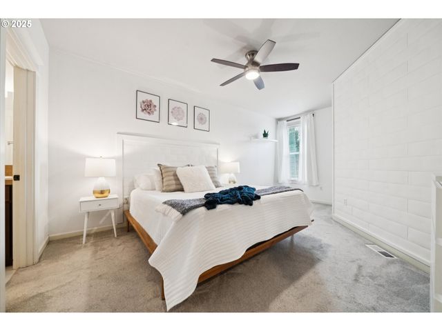 3850 SUMMERLINN Dr, West Linn, OR 97068